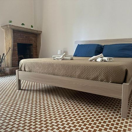 Апартаменты Palazzo Dei Pavoni Бриндизи Экстерьер фото